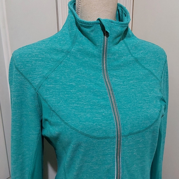 🌺 Like New Lululemon Half Zip Running Shirt/Shacket - Picture 2 of 16